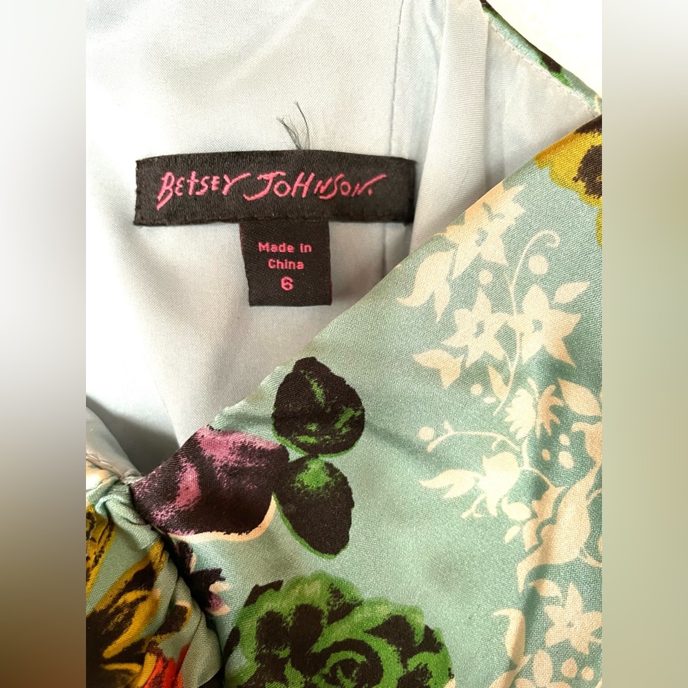 Betsey Johnson vintage silk Hawaiian dress, Size 6 - Picture 4 of 5